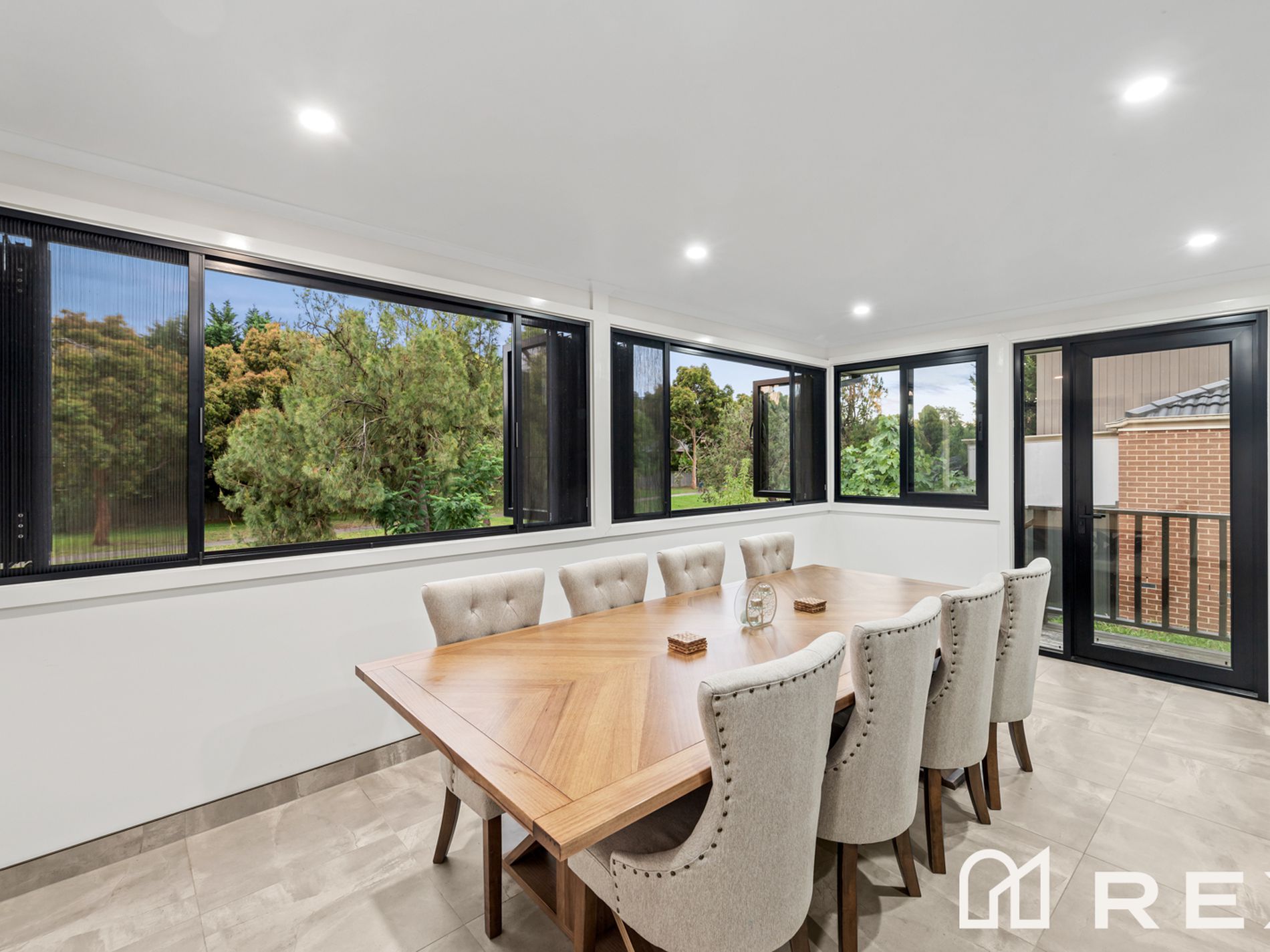 1 / 3 Sydney Parkinson Avenue, Endeavour Hills