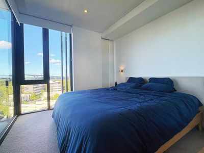 20801 / 320 MacArthur Avenue, Hamilton