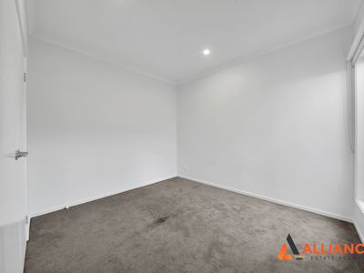 10 Nitre Street, Manor Lakes