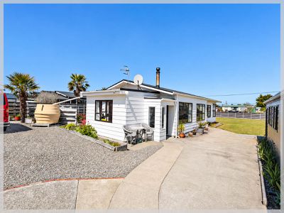 35 Edinburgh Terrace, Foxton Beach
