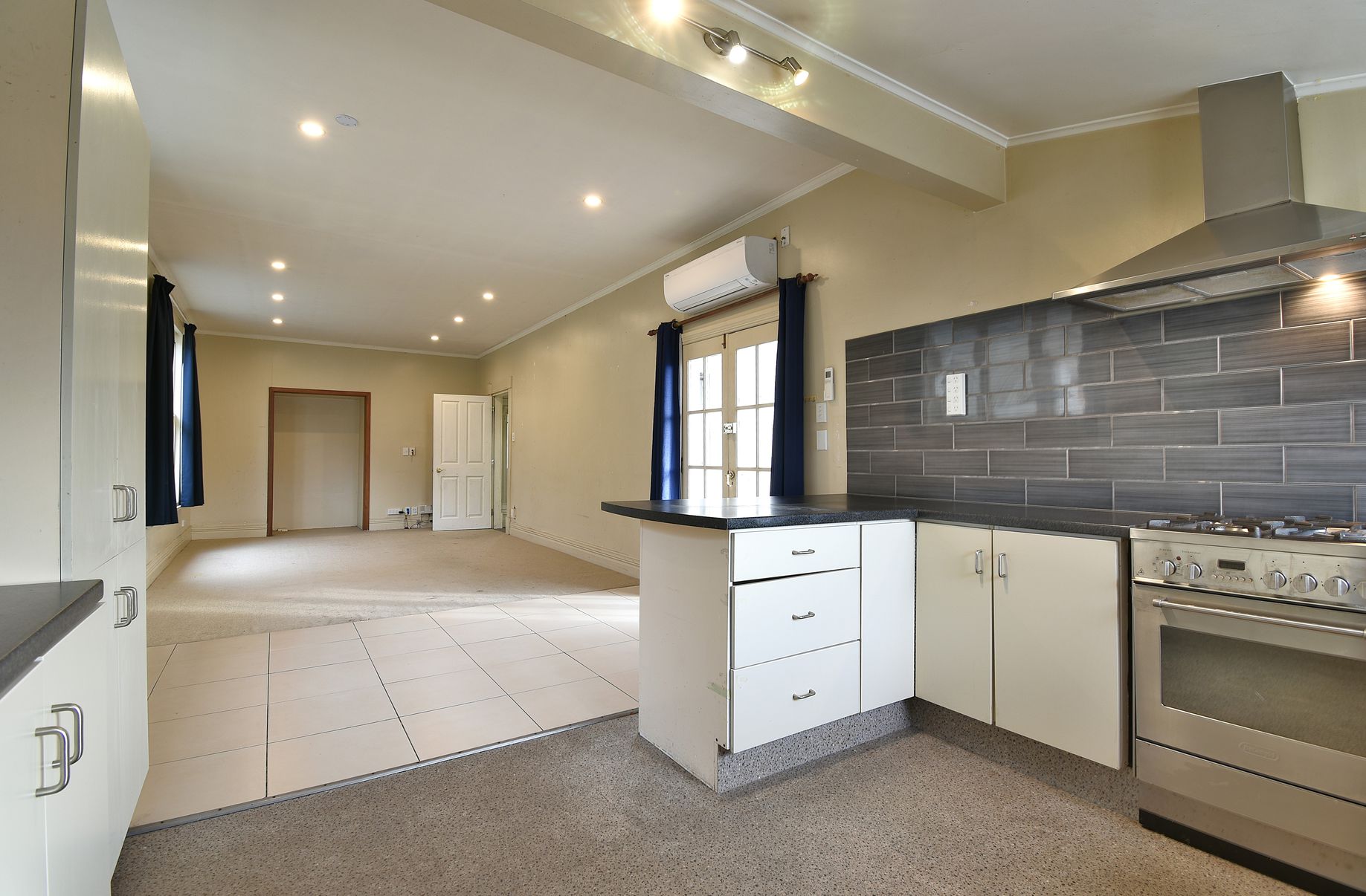 12 Coughtrey Street, Saint Clair