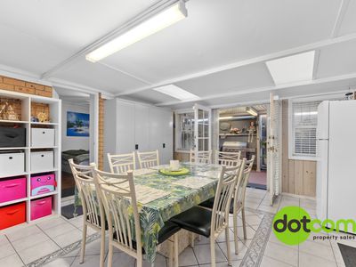 4 Darling Street, Abbotsbury