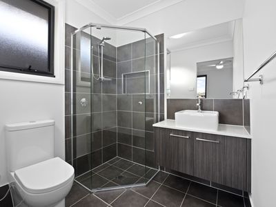 17 Swallow Loop, Oran Park