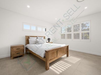 5 ARCHER CRESCENT, Bankstown
