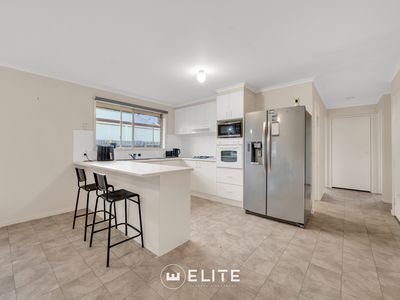 32 Osborn Grove, Pakenham