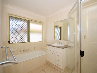 12 Lakeridge Drive, Dundowran