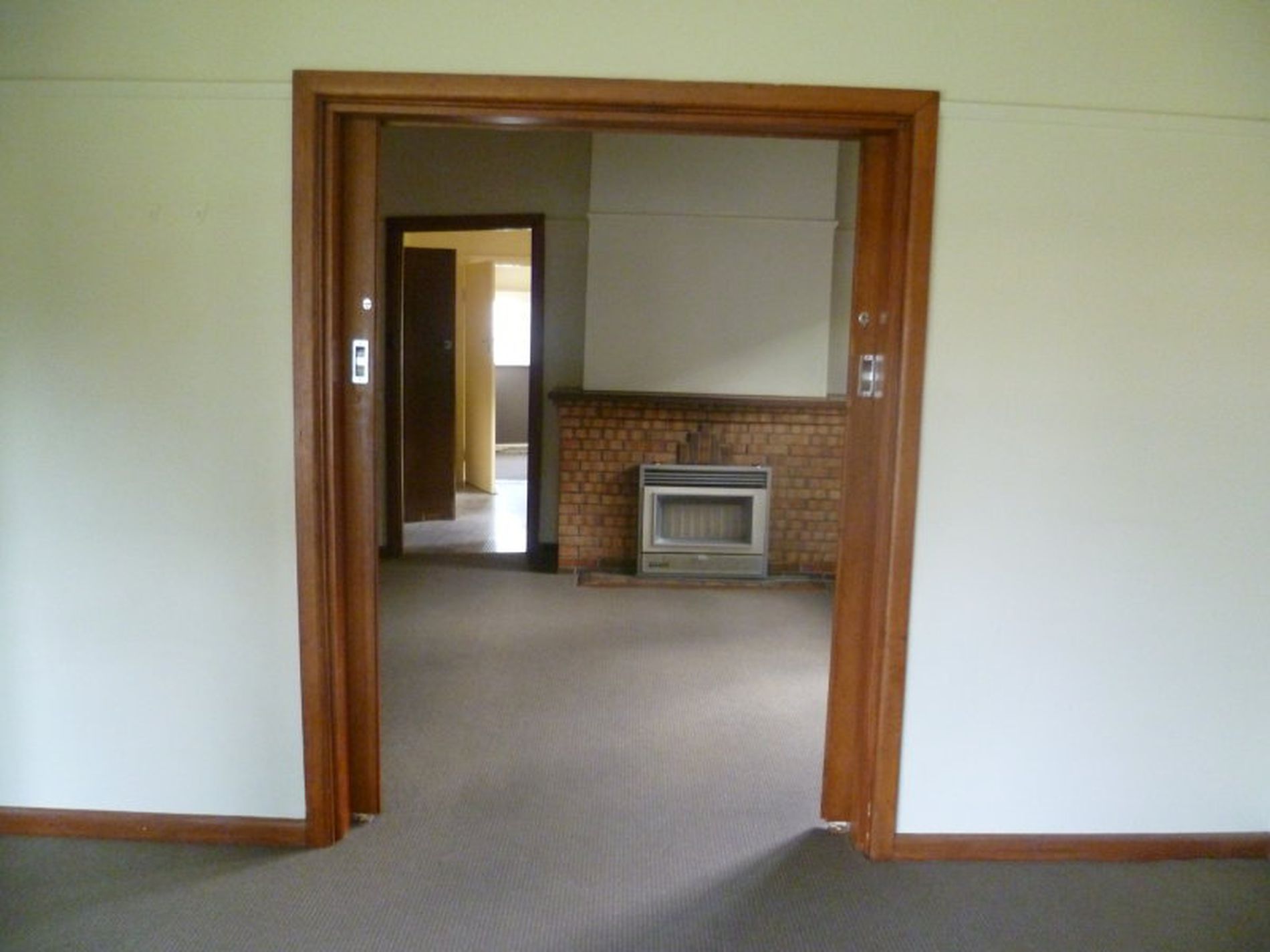 365 Autumn Street, Newtown