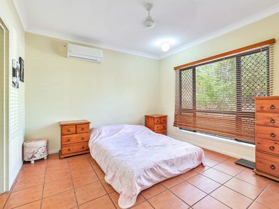 13 Whittington CCT, Gunn