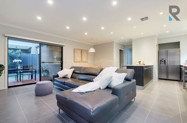 30 Flourish Circuit, Greenvale
