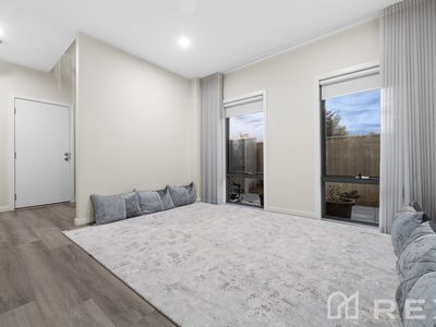 2 / 33 Arcadia Avenue, Hallam