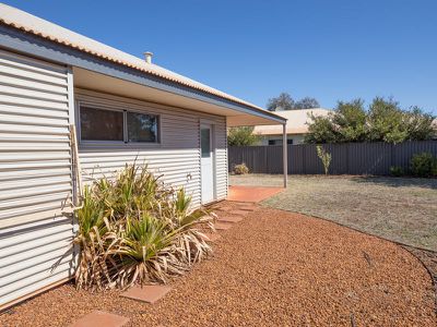 10 Homestead Ramble, Newman