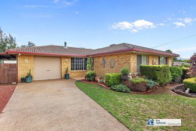 16 Blaxland Way, Tamworth