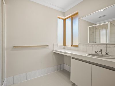 16 Frigate Close, Waikiki