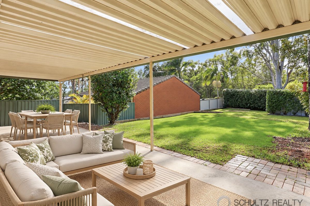3 Bedrooms, Large Covered Entertainment Area And Huge Private Backyard