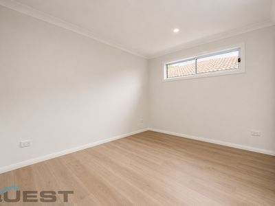 1 / 6 Pennington Avenue, Georges Hall