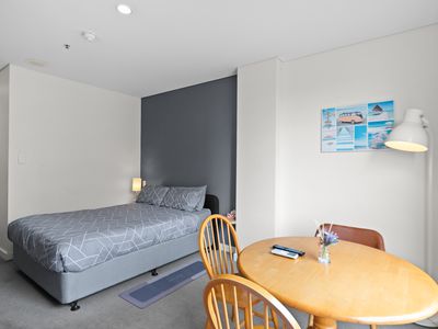 602 / 12 Victoria Avenue, Perth