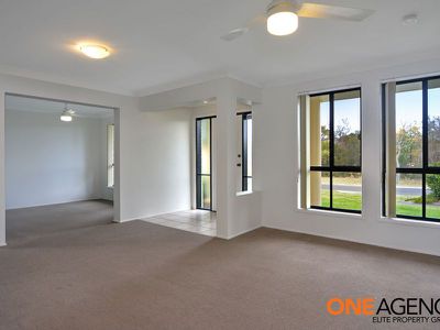 33 St James Crescent, Worrigee