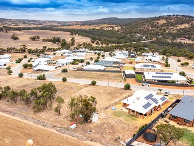 40 Tomkins Bend, Nunile