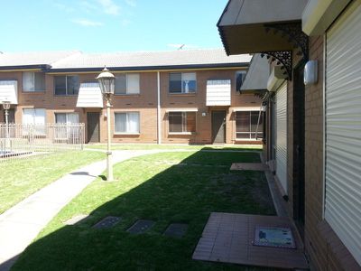 15 / 10 Hallett Avenue, Tranmere