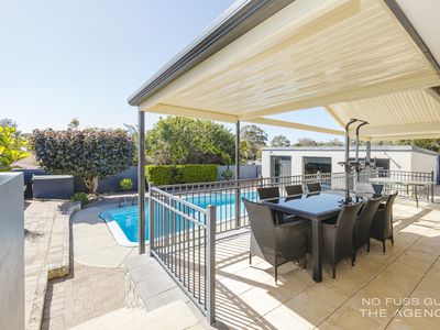 32 Carr Crescent, Warwick