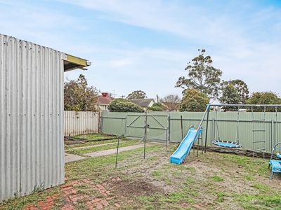 21 Felstead Avenue, Horsham