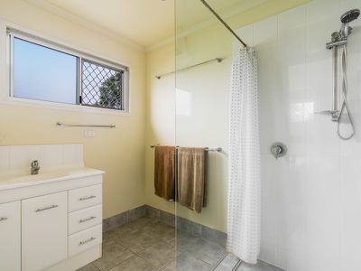 2 Kallay Street, Pacific Paradise