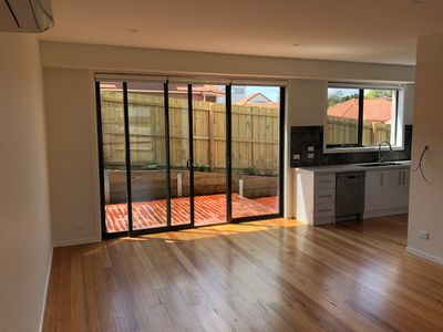 2 / 6 Hutchison Street, Niddrie