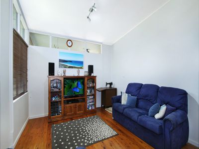 15 Messenger Road, Barrack Heights