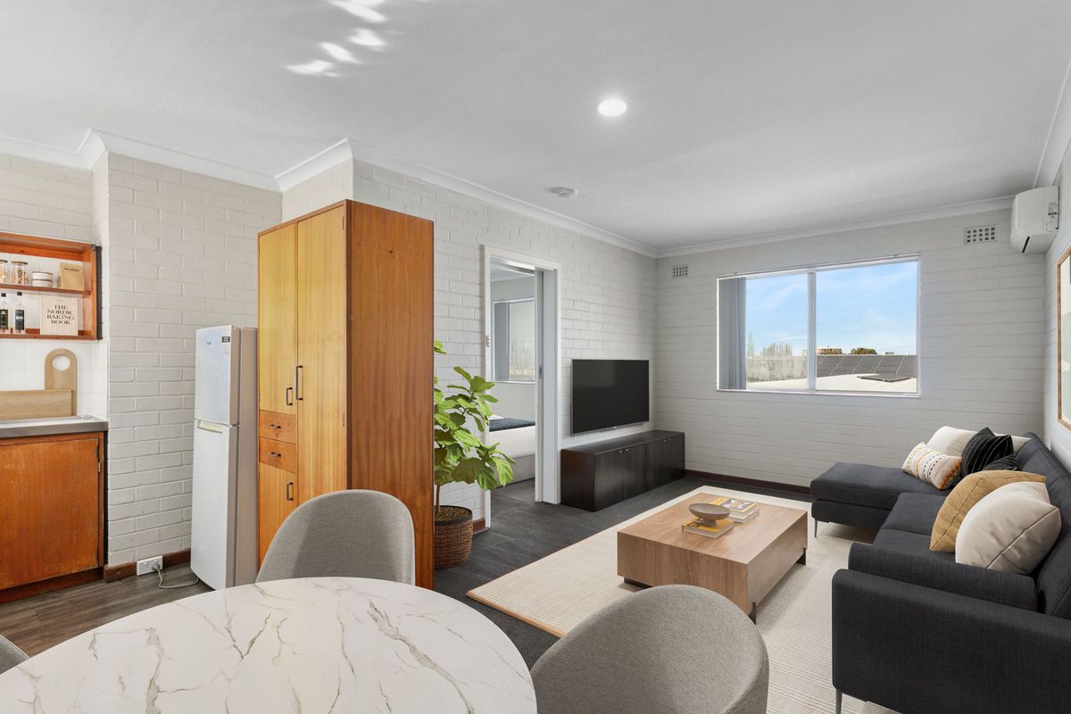 10 / 82 Broadway, Crawley