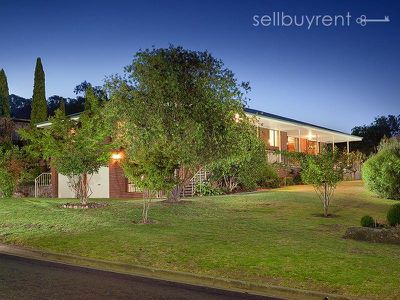 11 BEARD CRESCENT, Wodonga