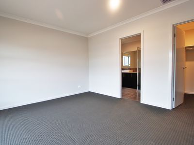 6 Elgata Way, Werribee