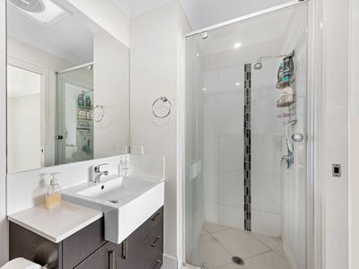 18/20 Kianawah Road South, Manly West