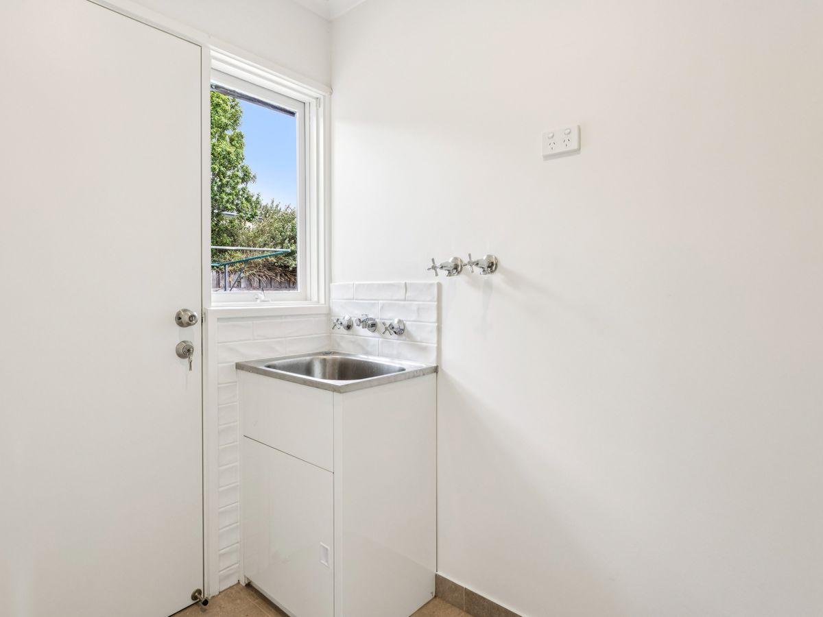 3 / 16 Campbell Grove, Mornington