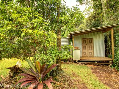 394 Western Avenue, Montville