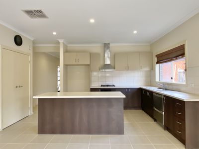 19 Nantha Way, Brookfield