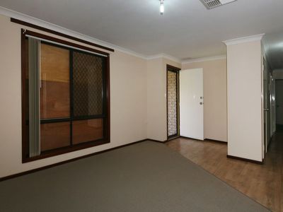 9 Watts Close, Boulder