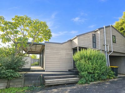 26 Orinda Close, Botany Downs