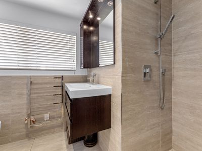 19A Heathcote Road, Castor Bay