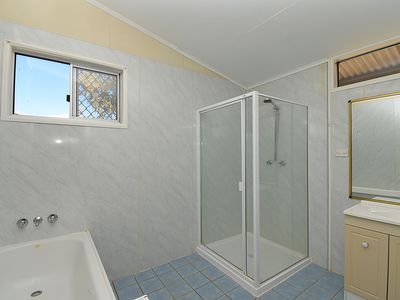 145 Wren Street, Longreach