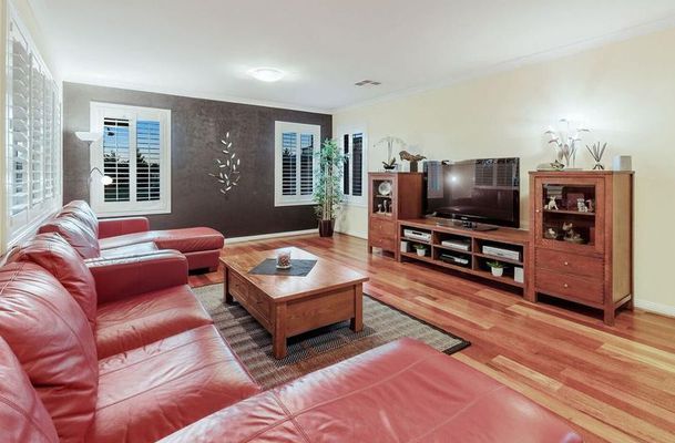 14 Peregrine Road, Oaklands Junction