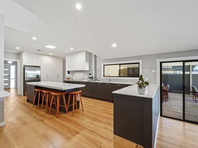 27 Malurus Avenue, Lockleys