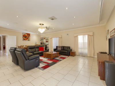 53 Tanbridge Way, Warranwood