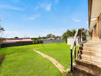 4 Clifford Avenue, Cooranbong