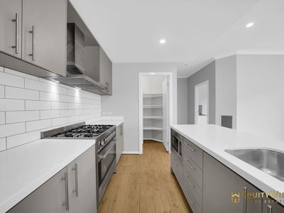17 Rondo Drive, Manor Lakes