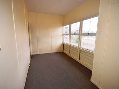 100 Crane Street, Longreach