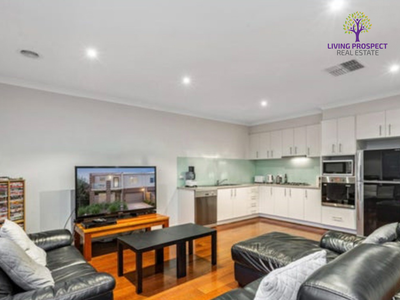 1 / 24 Findon Court, Point Cook