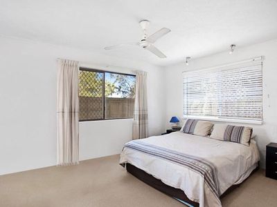 1 / 69 Poinciana Avenue, Tewantin