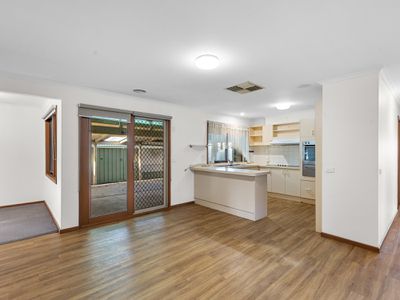 5 Priestley Crescent, Seymour