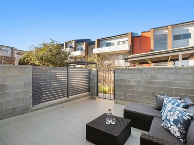 15 / 96 Henry Kendall Street, Franklin