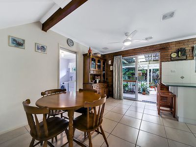 27 Sunstone Street, Manly West